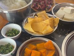 -黄利砖万峰林布依特色酸笋牛肉馆