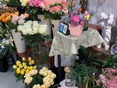 -何兮花店·气球派对鲜花店(马桥银春路万科城店)