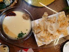 -老滇山寨•云南特色菜•地方菜•民族风情歌舞表演(金碧店)