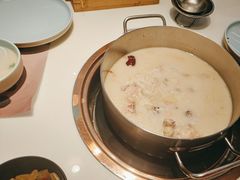 -洪氏嗨捞·猪肚鸡火锅(阳光天地店)