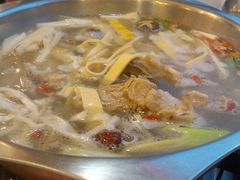 骨头锅-川中故事·成都老火锅(东书房店)