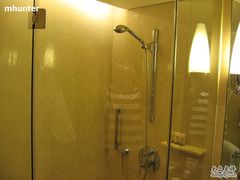 Ritz淋浴间-上海波特曼丽思卡尔顿酒店
