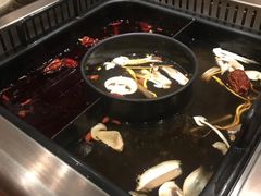 -老牌坊云南鱼豆花火锅(爱建店)