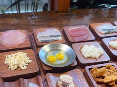 -银米·云南传统过桥米线(双廊黑金冠店)