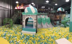 -米可儿童游乐场(观江国际购物中心店)