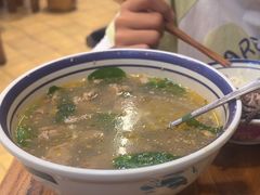 -云阿蛮云南生烫牛肉米线(奉贤路店)