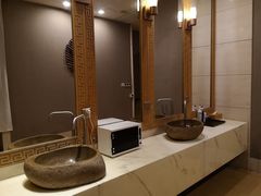 换洗室-汤泉良子·沐足·颂钵疗愈·SPA(珠江新城店)