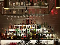 -FOUR PLAY BAR