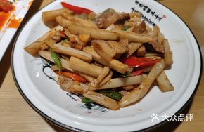 Stir-Fried Lotus Root Strips