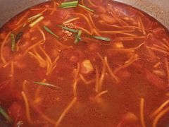 -毛辣果·贵州红酸汤牛肉火锅(西单店)