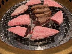 -山川小町·极番烧肉(新地假日广场店)