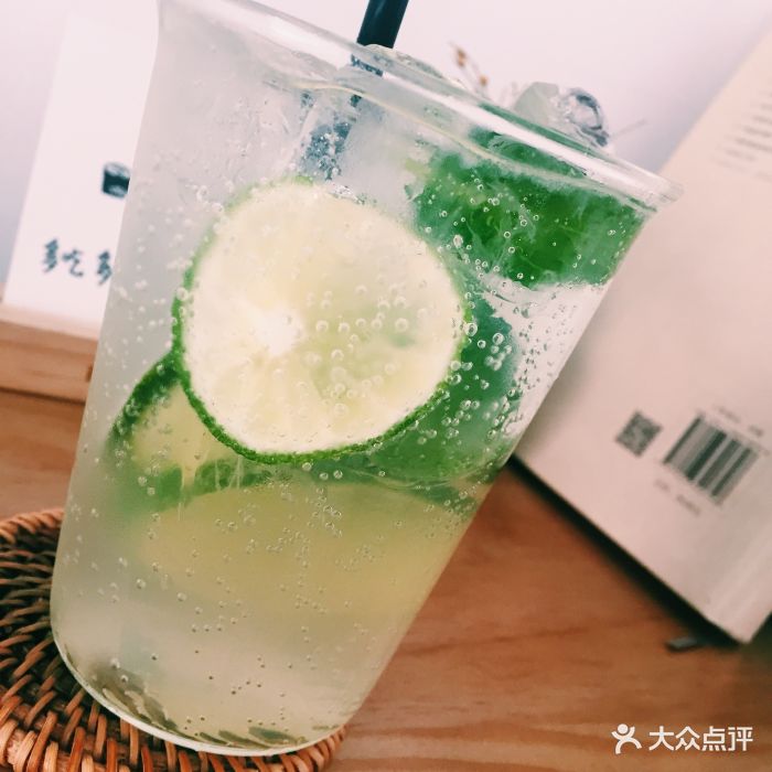 柠檬薄荷苏打水