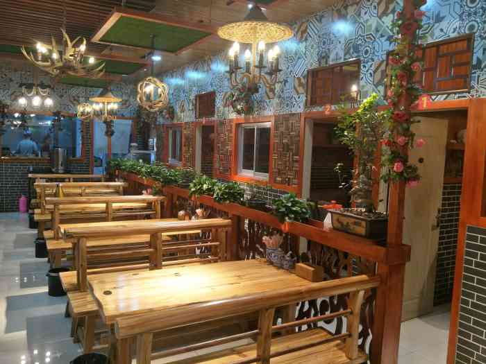 清真·领头羊烤肉餐厅(中天嘉苑店)-"领头羊烤肉店在不同地方都有分店