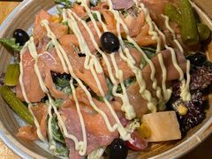 烟熏三文鱼沙拉-囧吉香生蚝牛排馆(湖北路店)