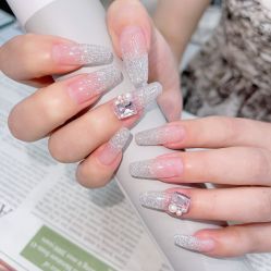 -七彩虹美甲美睫 半永久