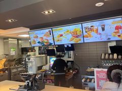 -麦当劳(友谊路得来速店)
