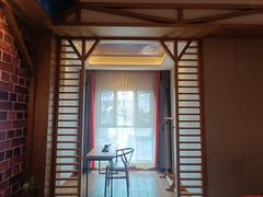 -艺漫酒店(苏州寒山寺狮山路地铁站店)