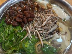 -老五鸡丝豆花面粉(瑞金北路68号院店)