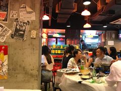 大堂-鲜入围煮花胶鸡海鲜火锅