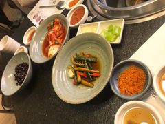 -草家酱蟹炭火烤肉店(珲春南路一店)