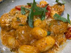 瑞士肉丸烩意大利土豆球-HELLO 27 意面·沙拉·帕尼尼