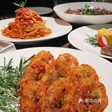 武汉美食｜这新开的牛排馆氛围感拉满了💯