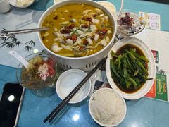 -张氏宽窄巷成都名小吃(茂业百货华强北店)