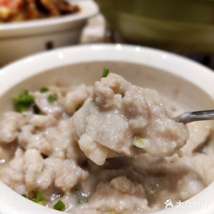 费大厨王炸组合「辣椒炒肉＋大王柠檬茶」每桌必点[坏笑]