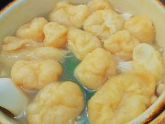 自制菌菇鱼面筋砂锅-光明邨大酒家(淮海路店)