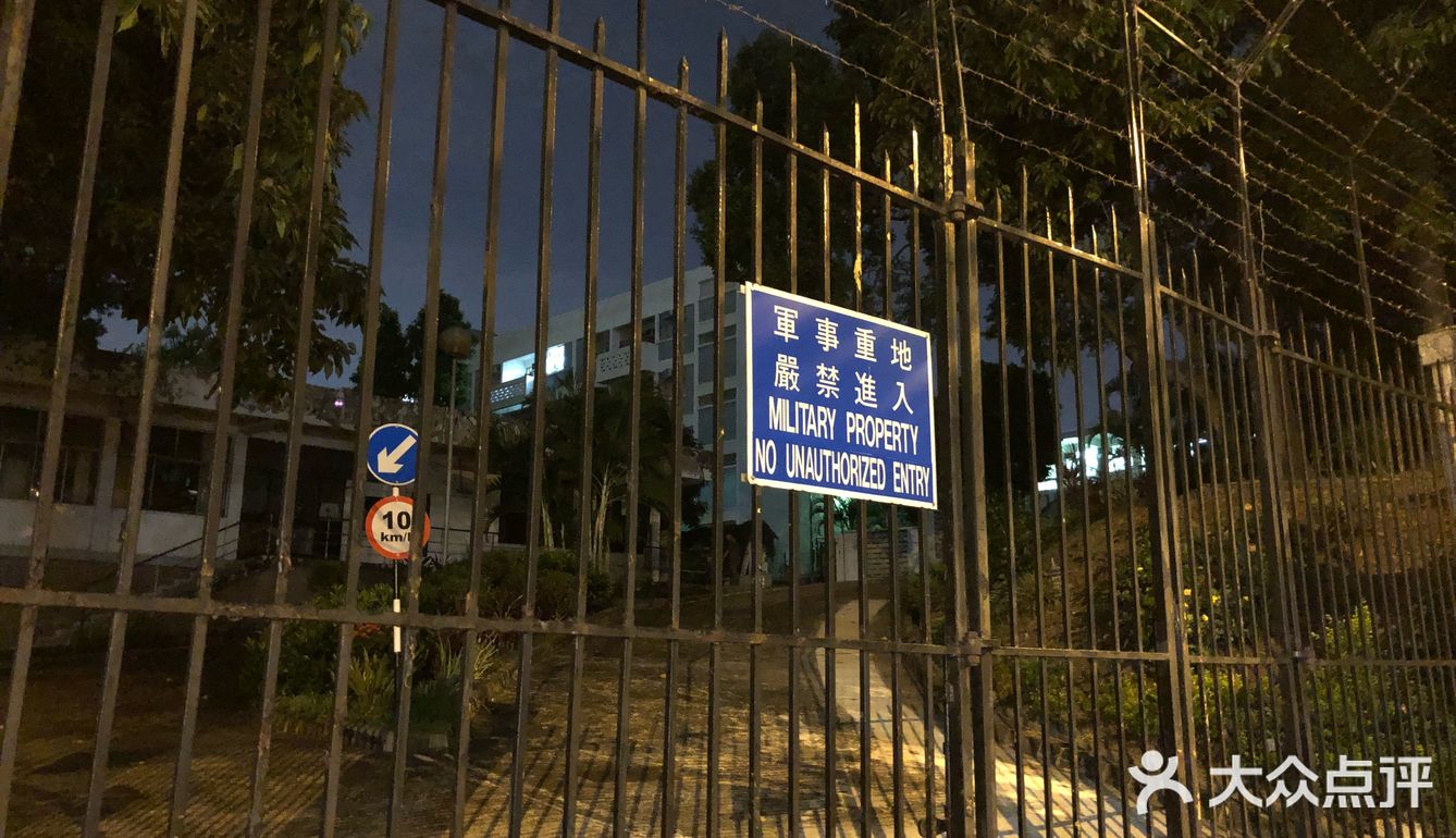 夜晚这里也是特别安静，在这里跑跑步或者走走