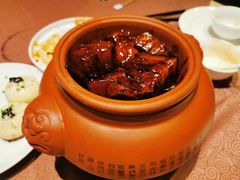 本帮红烧肉-东方明珠老上海8号餐厅