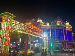 -布尔津河堤夜市