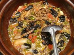 西红柿青椒焖菌子-黔蘑菇四季餐厅(观山湖店)