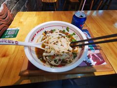 -呷佬·长沙手工米粉(金沙江路店)