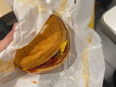 -麦当劳(轻轨曹杨路店)