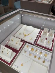 -周大福CHOW TAI FOOK(浦东八佰伴店)