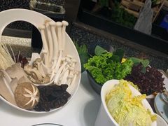 -洪氏嗨捞·猪肚鸡火锅(阳光天地店)