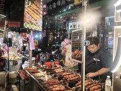-六合夜市