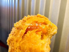 咸蛋黄流心可颂-肯德基(蓝桥店)
