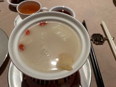 -爱雍·乌节