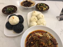 -李与白包子铺(桐梓林店)
