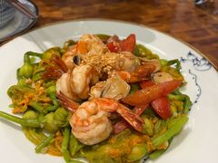 南瓜花炒虾-Hoang Yen Vietnamese Cuisine