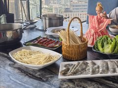 -云中捞高空旋转餐厅(商茂世纪广场店)