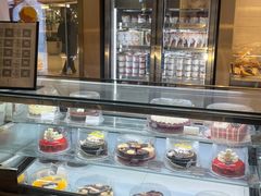 面包甜点陈列柜-哈根达斯(济南万象城店)