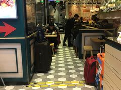 大堂-百事佳烧鸭牛腩(上海虹桥站店)