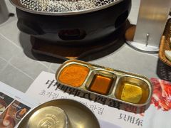 -草家酱蟹炭火烤肉店(珲春南路一店)