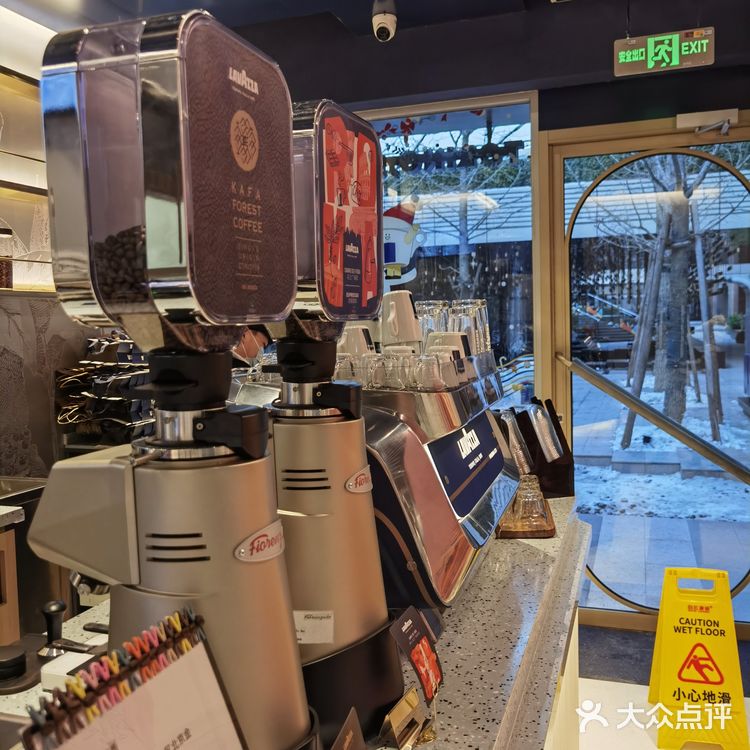 只适合外卖，不是密闭空间，在金安环宇出入口的门口