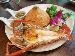 -Chom Cafe and Restaurant