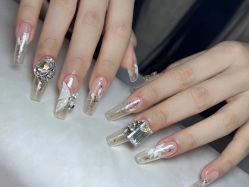 -安吉拉·纤纤玉指美甲美睫创意中心