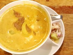 黄咖喱牛肉-柠檬草餐厅